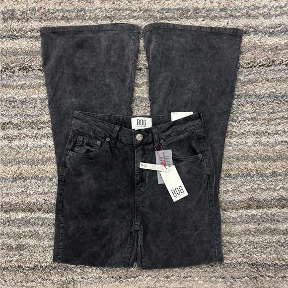 BDG Low Rise Flare Leg Corduroy Jeans Sz 28Wx32L NWT | Urban Outfitters Jeans - - Picture 1 of 13